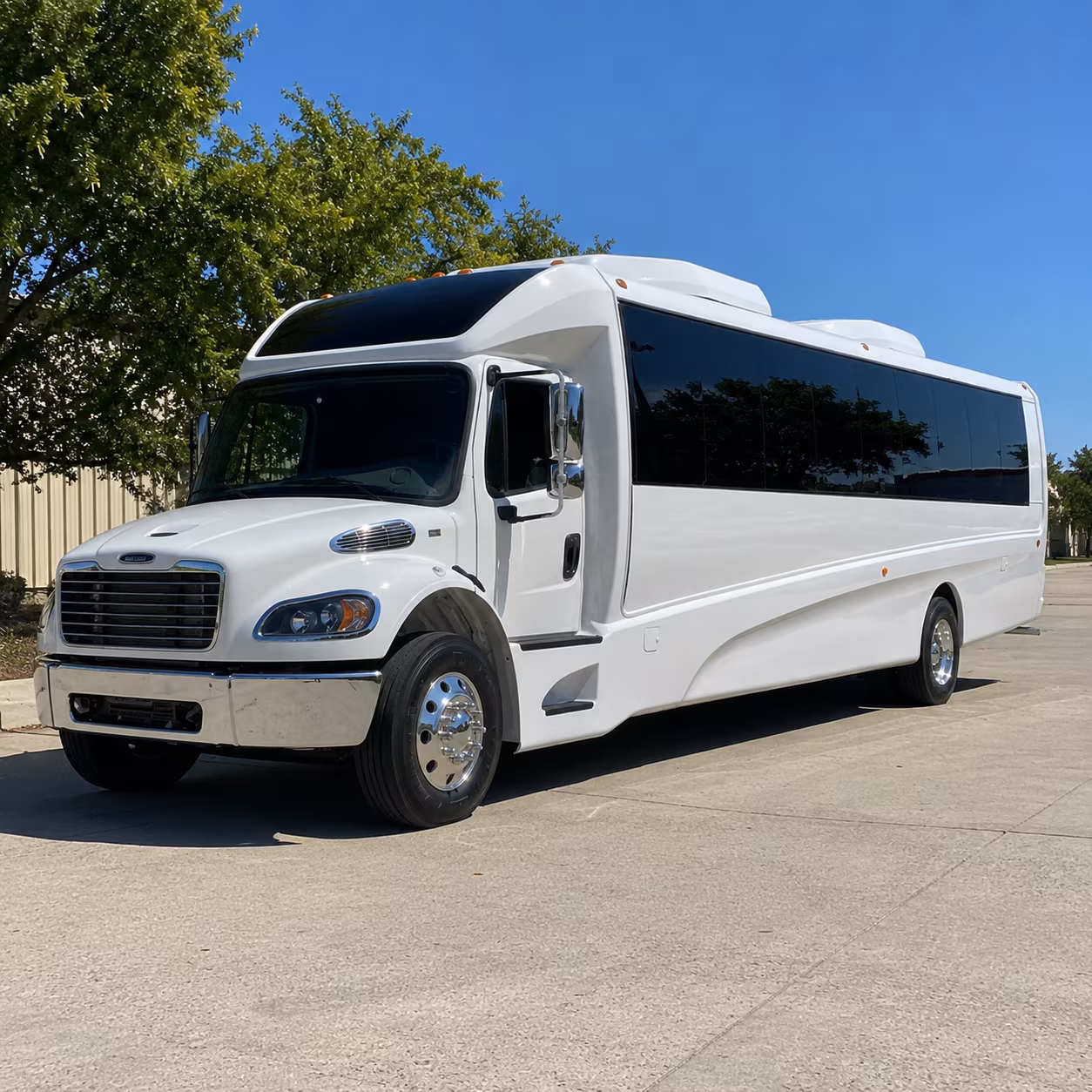 fort collins 28 passenger minibus